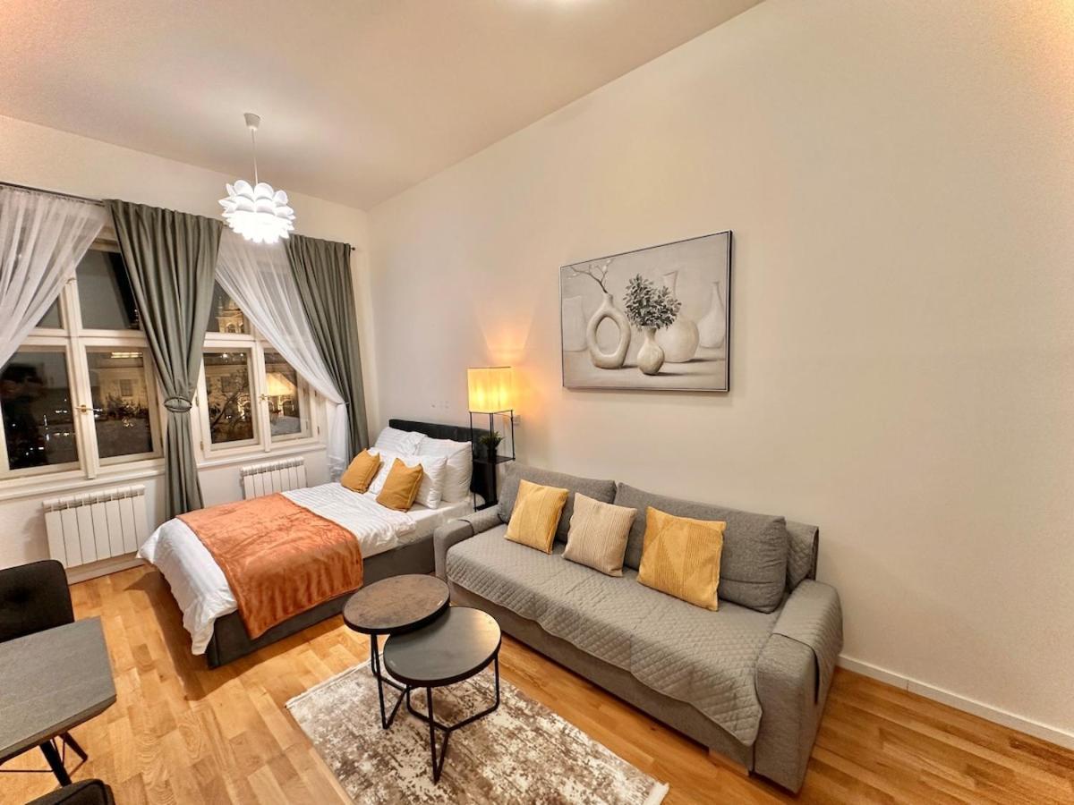 Modern 1 Retreat With Stunning Museum Views Apartment Prag